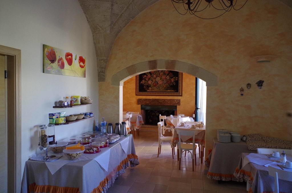 Villa Arneide Bed And Breakfast Torre Lapillo Exterior photo